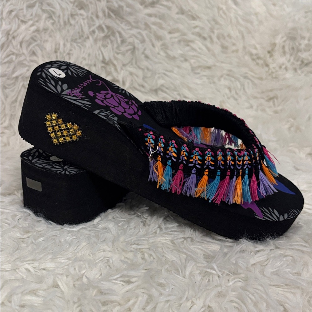 🌸. 5003. Women’s Black Floral Wedge Sandals with Multicolor Tassels